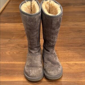 UGG Gray Shearling-Lined Boots, size 5. Super cozy, in great shape.